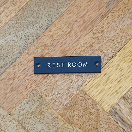 63954 [POSH MADE] sign plate REST ROOM black