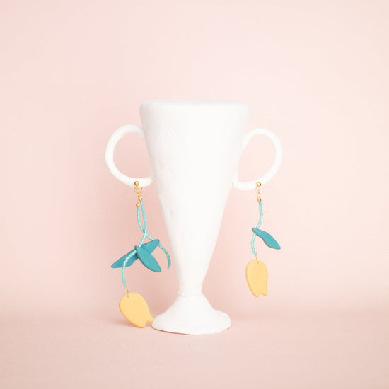 enogu -botanic- tulip type-b [Pierced earrings/Clip-on earrings].