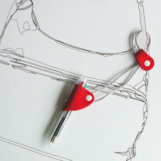 Pen holder with strap〈Red