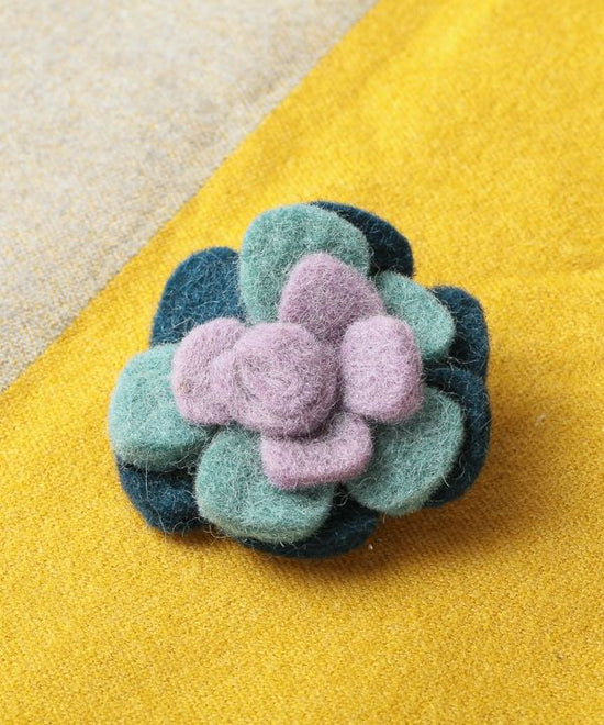 Felt brooch Flower-A A24WNX011