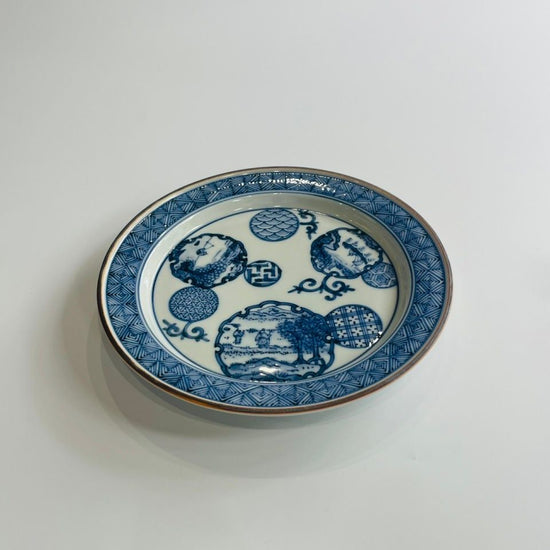 [Hitomi Ikejima] Plate dish with snowflake design in auspicious hand