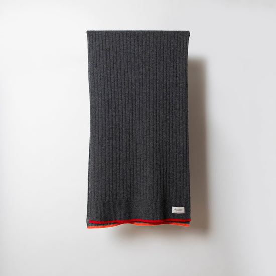 Cashmere Stole "Helsinki" - Charcoal Gray