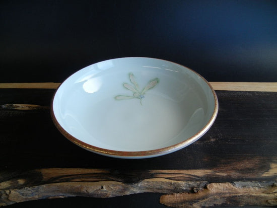 Flat bowl with gold-glazed spring orchid