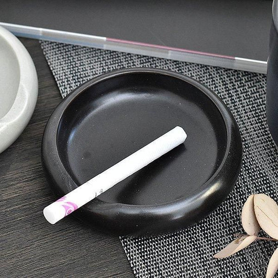 Black mat ashtray, black type, daily necessities, ashtray, made in Japan, Minoyaki, stylish, modern