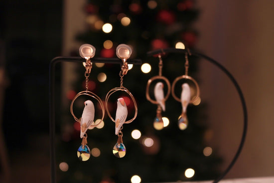 Glittering Parrot (Gold) Pierced earrings with Swarovski Drops Clip-on earrings