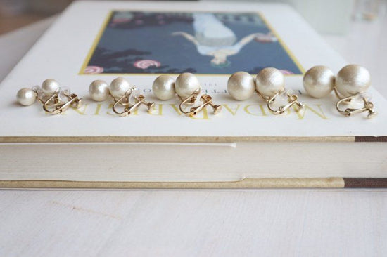 Cotton pearl earring