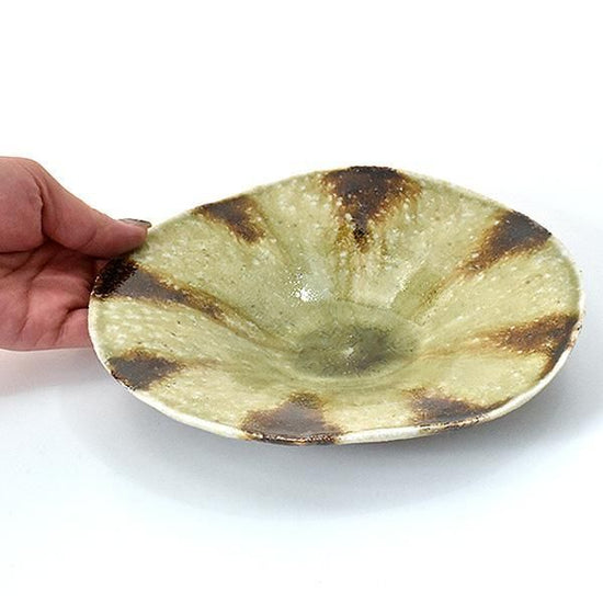 Ash Glaze Tegoshi 6" Dish, Greenish, Japanese Tableware, Faceted, Made in Japan, Minoyaki, Japanese Dish, Round Dish, Deformed Dish, Japanese Style