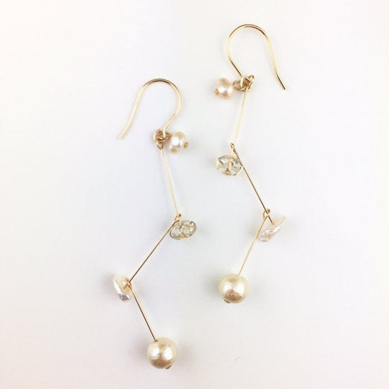 Mix pearl swing pierce/earring