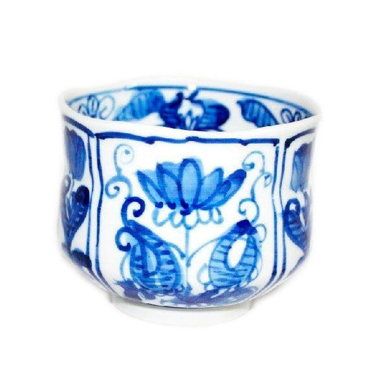 [Eisyou] Bowl with design of flowers and grasses in underglaze blue