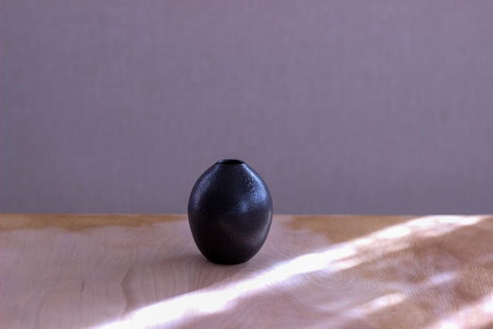 Egg-shaped vase