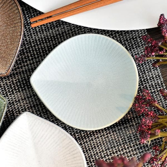 Moorish blue blue petite small dish, blue type, Western tableware, round plate, small dish, made in Japan, Minoyaki, café style, stylish, modern.