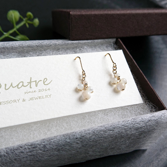 마더오브펄 피어싱 이어링 콰트르