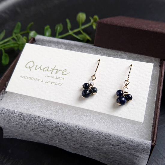 Sapphire Pierced earrings quatre