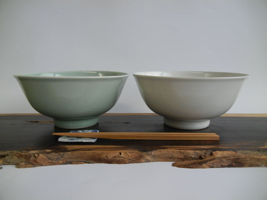 Medium bowl (celadon, white porcelain)