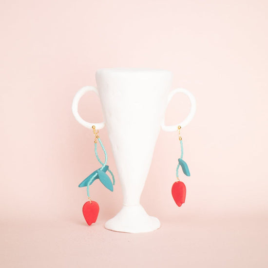 enogu -botanic- tulip type-d [Pierced earrings/Clip-on earrings].