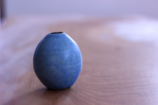 Egg-shaped vase