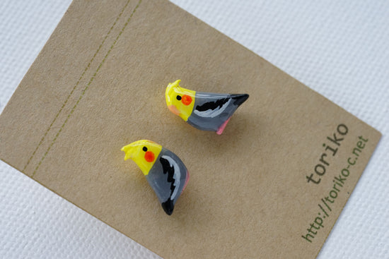 Cockatiel (Normal) Pierced earrings and Clip-on earrings made of Resin