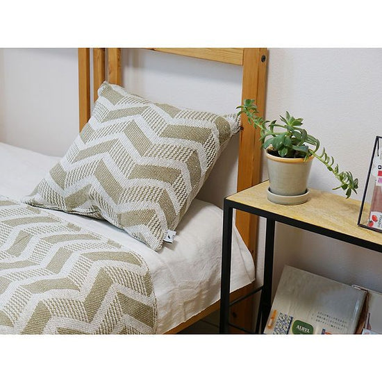 53377 MUKT cushion cover zigzag latte