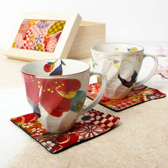 Pair of Mugs with Flower Decoration Wooden Box with Crape (02483)
