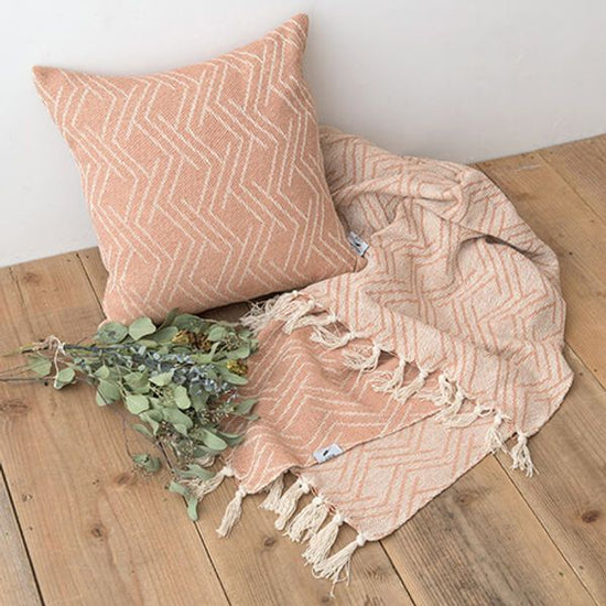 53375 MUKT cushion cover tuig coral