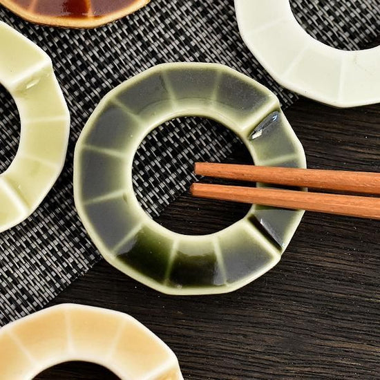 Oribe Nest chopstick rest, green type, Japanese tableware, chopstick rest, made in Japan, Minoyaki, stylish, modern
