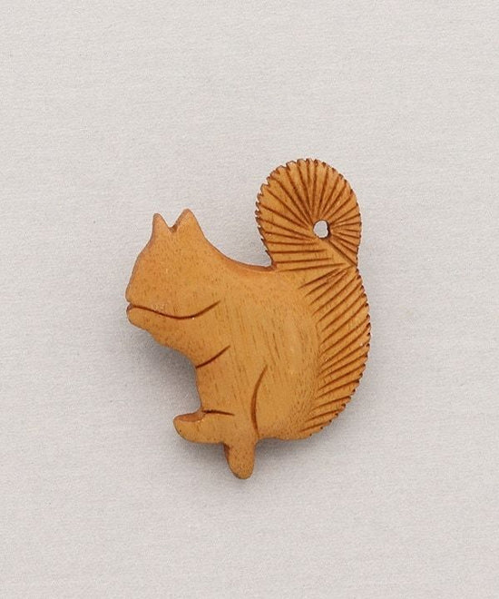 Wood Squirrel Brooch A24WPX071BR