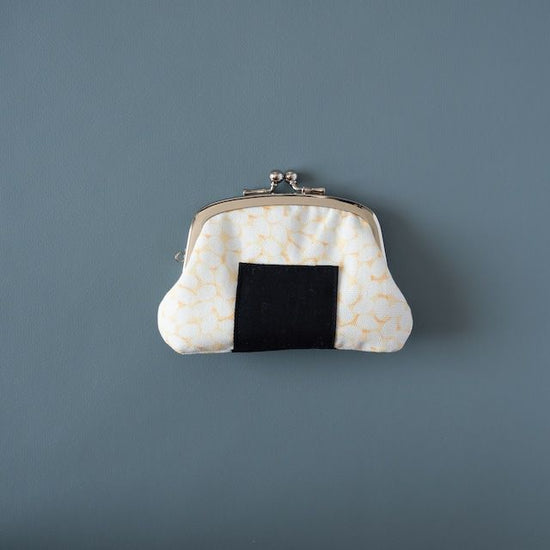 Easy to use divider Mini purse with rice ball pattern


  ¥2,200