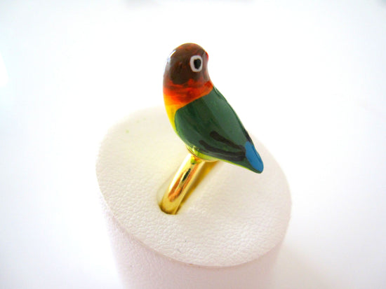 Rurikoshi Button Parrot Ring