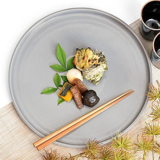 Gray Flat 23cm Round Plate, Grayish Western Tableware, Round Plate, Made in Japan, Minoyaki, Stylish, Modern