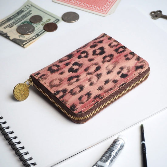Round Zipper Compact Wallet in Tegaki Leopard Leather