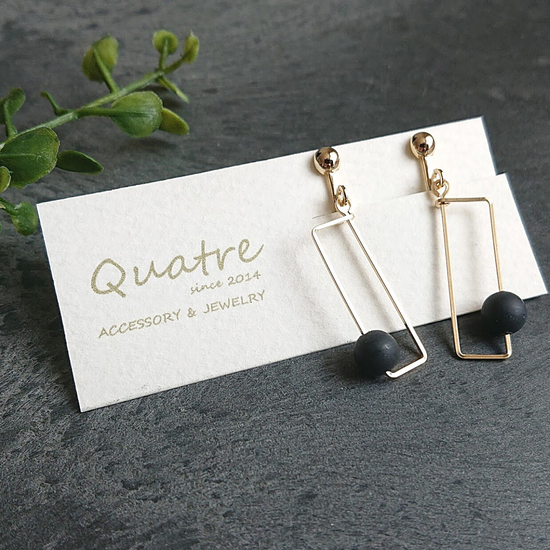GF 사각형 피어싱 귀걸이 블랙