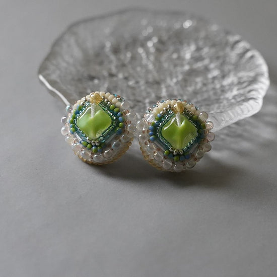 Beaded embroidery Clip-on earrings Pierced earrings 31 green clear yellow large Surgical stainless steel One-of-a-kind unique