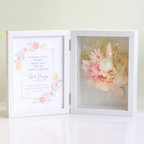 Flower arrangement, photo frame <pink