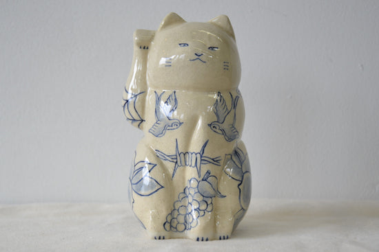 Maneki Neko Swallow