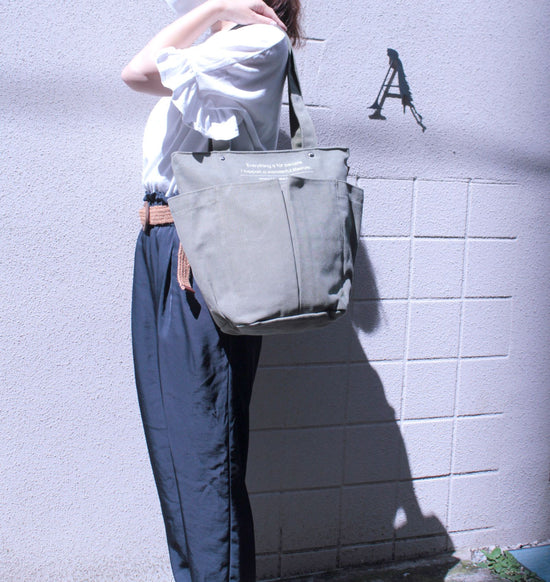 Canvas 10-Pocket Tote