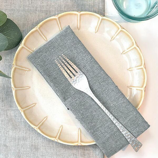 Fiore Cream Flower Shaped 21.5cm Dish, White Type, Western Tableware, Round Plate, Made in Japan, Minoyaki, Stylish.