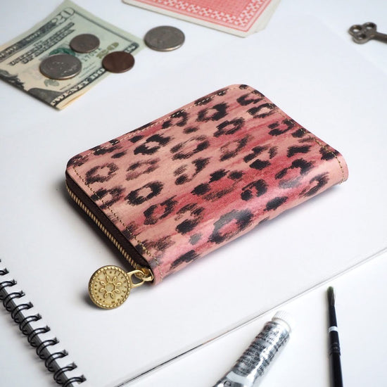 Round Zipper Compact Wallet in Tegaki Leopard Leather