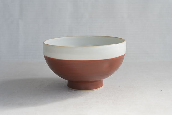 Round rice bowl (red-colored porcelain, celadon, white porcelain)