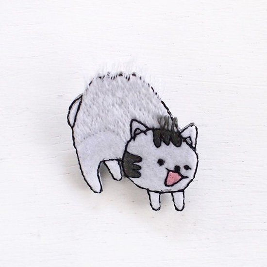 [Pokephus Bivili Neko Batch Gray Brooch