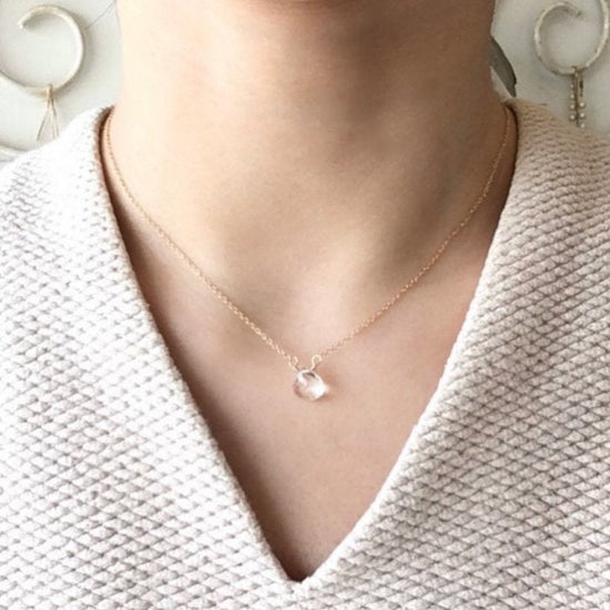 Birthstone necklace (April)