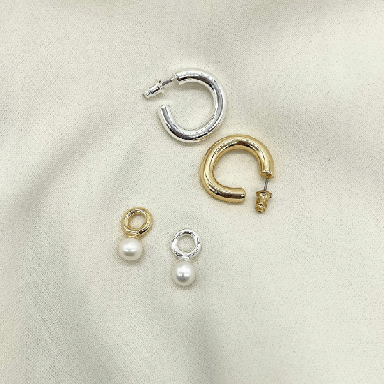 pearl motif hoop earrings
