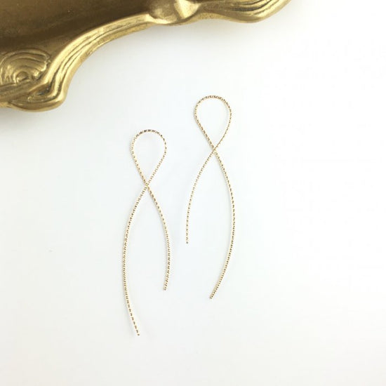 Huit Pierced earrings (deep glitter wire)